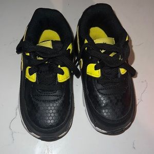 Size 8C Nike black yellow bee theme shoes